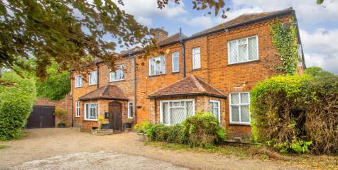 6 bedroom detached house for sale