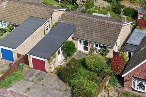 4 Buckhurst Close, Eastbourne, East... 2 bed detached bungalow for sale