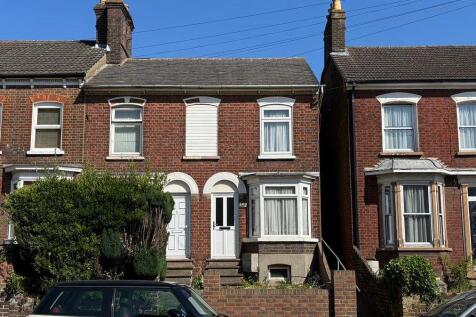 152 West Street, Dunstable... 3 bed end of terrace house for sale