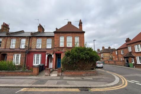 46L Salisbury Road, Wood Green... 1 bed flat for sale