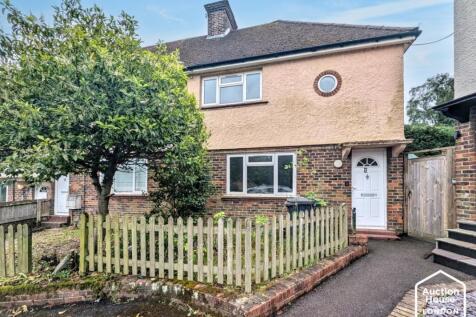 8 Pine View, Platt, Sevenoaks, Kent... 3 bed end of terrace house for sale