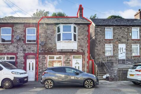 2 bedroom semi-detached house for sale