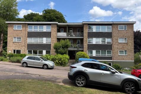 3 bedroom flat for sale