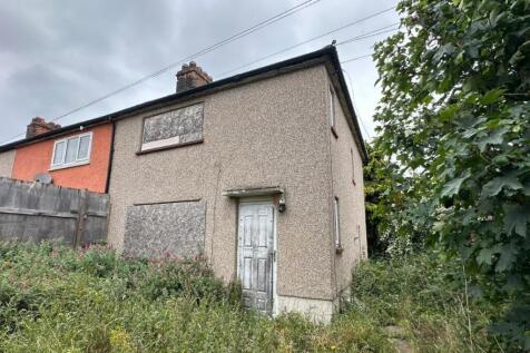 4 Bowerman Road, Grays, Essex, RM16 4ET 3 bed end of terrace house for sale