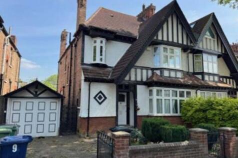 5 bedroom semi-detached house for sale