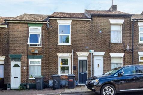 110 Cobden Street, Luton... 2 bed terraced house for sale