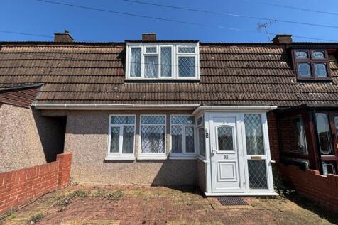 16 Chigwell View, Romford, Essex, RM5... 3 bed terraced house for sale