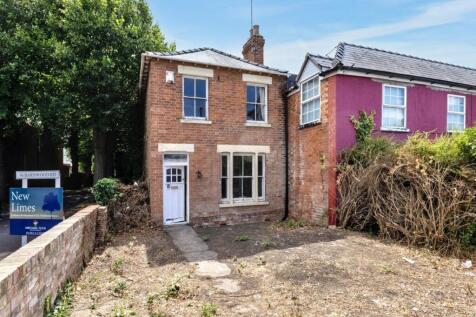 94 Barnwood Road, Gloucester... 3 bed semi
