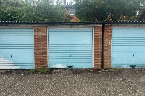 Garage 87 at Mariner Gardens... Garage for sale