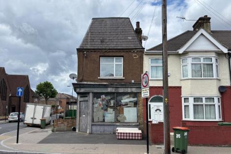 213B Church Road, Manor Park, London... 2 bed flat for sale