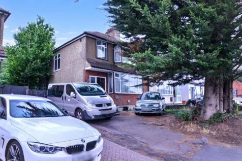 181 Belswains Lane, Hemel Hempstead... 3 bed semi