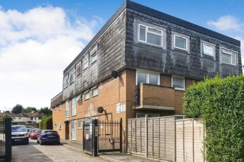 219 Dedworth Road, Windsor... 2 bed flat for sale