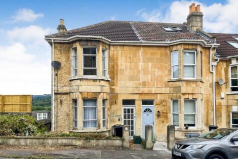 4 bedroom end of terrace house for sale