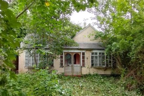56 Athole Grove, Southport... 2 bed bungalow for sale
