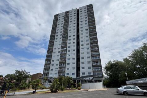 Flat 401 Landmark Heights, 172... 2 bed flat for sale