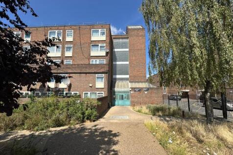 Flat 3 Gavin House, 25 Plumstead High... 2 bed flat for sale