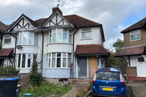 2 bedroom maisonette for sale