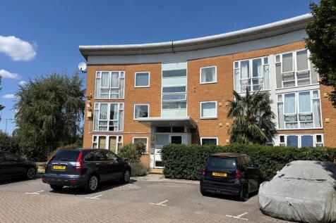 32 Grimsby Grove, Beckton, London... 1 bed flat for sale