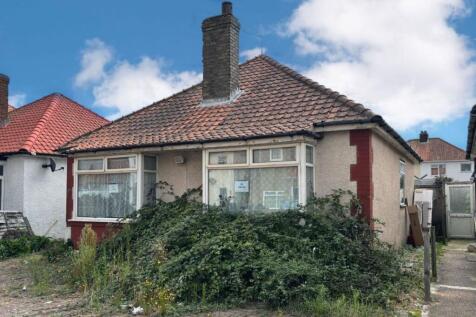 3 bedroom detached bungalow for sale