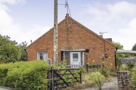 31 Sutcliffe Avenue, Earley, Reading... 3 bed detached bungalow for sale