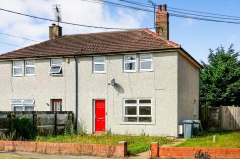 70 St. Marys Close, Trimley St. Mary... 3 bed semi
