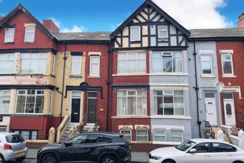 17 Lonsdale Road, Blackpool... 13 bed terraced house for sale