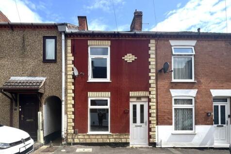 20 Mansefield Close, Desborough... 2 bed terraced house for sale