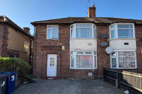 3 bedroom flat for sale