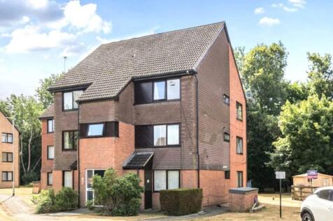 97 Peerless Drive, Harefield... 1 bed flat for sale