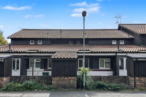20 Bartlow End, Basildon, Essex, SS13... 3 bed terraced house for sale