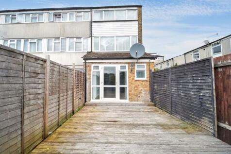 23 Mendip Close, Basingstoke... 4 bed end of terrace house for sale