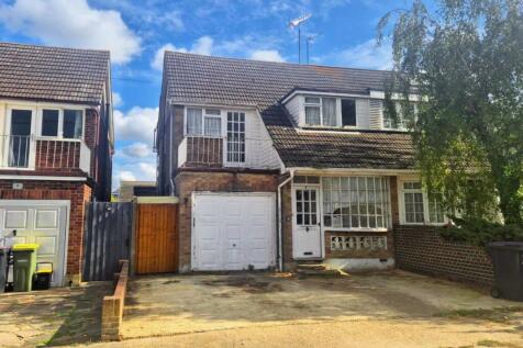 4 Crouch View Grove, Hullbridge... 4 bed detached house for sale