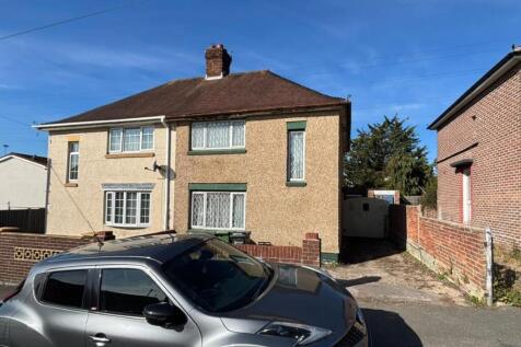 3 Washbrook Road, Portsmouth... 3 bed semi