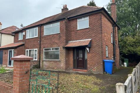 27 Bakewell Road, Hazel Grove... 3 bed semi