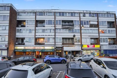 35 Princesses Parade, Waterside... 4 bed flat for sale