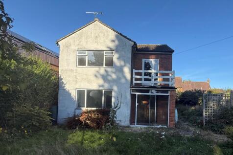 4 Spring Path, Thame, Oxfordshire... 3 bed detached house for sale