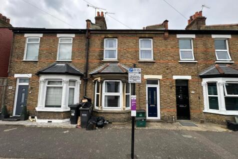8 Amersham Road, Croydon, Surrey, CR0... 2 bed terraced house for sale