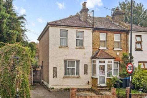 3 Chelsham Road, South Croydon... 3 bed end of terrace house for sale