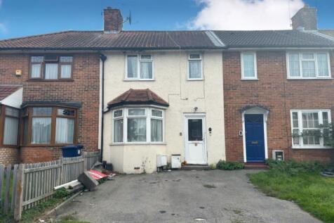 54 Wenlock Road, Edgware, Middlesex... 3 bed terraced house for sale