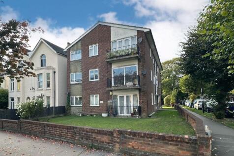 Flat 6 Ashleigh Court, Norbury... 2 bed flat for sale