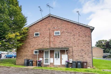 74 Trapstyle Road, Ware... 2 bed maisonette for sale
