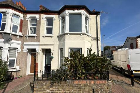 Ground Floor Flat, 43 Kellino Street... 2 bed flat for sale