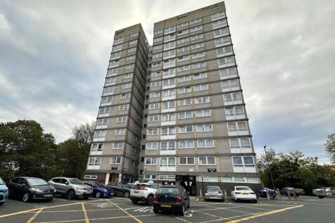 5 The Oaks, Plumstead, London, SE18 7JR 3 bed flat for sale
