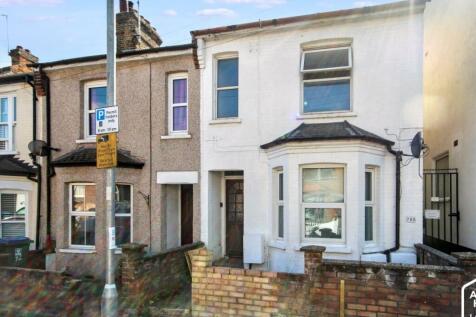 70A St. James Road, Watford... 2 bed flat for sale
