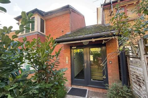 249 Mead Avenue, Slough, Berkshire... 1 bed flat for sale