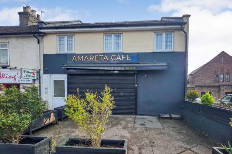 53B River View, Chadwell St. Mary... 1 bed flat for sale