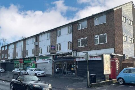 10 Black Horse Parade, High Road... 2 bed flat for sale