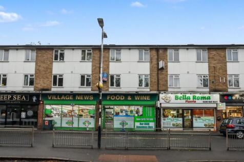 10 Black Horse Parade, High Road... 2 bed flat for sale