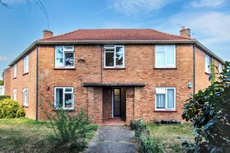 54 Penn Drive, Denham, Uxbridge... 2 bed flat for sale