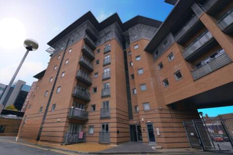 32 Triumph House, Manor House Drive... 2 bed flat for sale